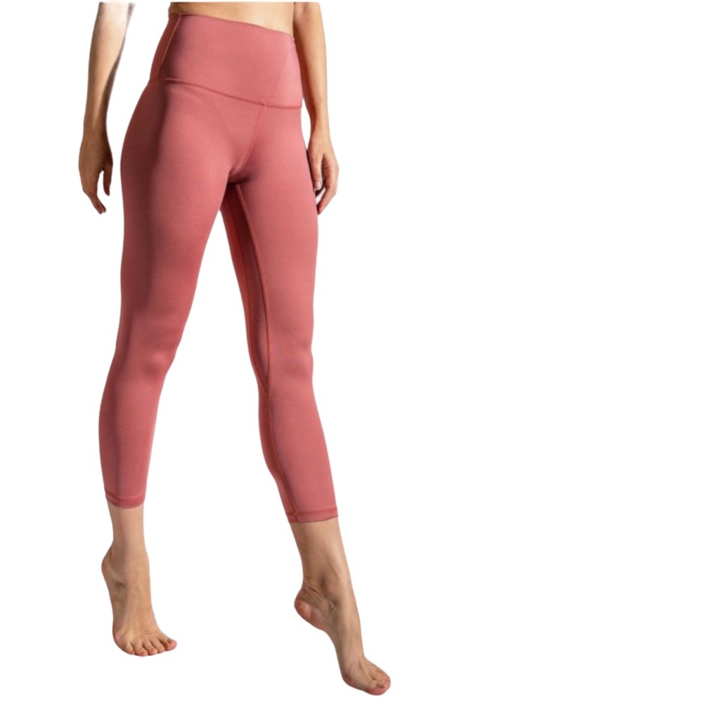Plus Size Lux Compression Capri Yoga Pants